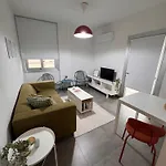 Skyhigh Urban Apts Apartment *