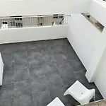 Apartment Skyhigh Urban Apts *