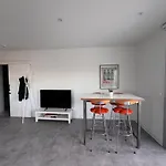 Apartment Skyhigh Urban Apts