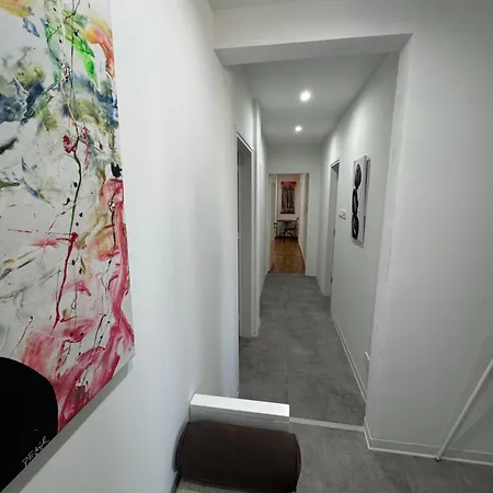 Apartmán Skyhigh Urban Apts *